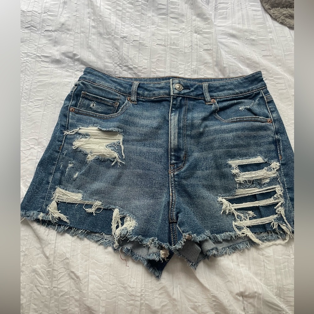 American eagle ripped Jean shorts
